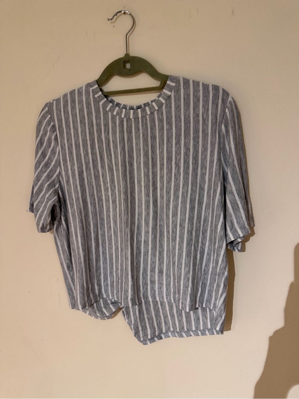 New York & Company Gray and White Vertical Stripe Short Sleeve Tee